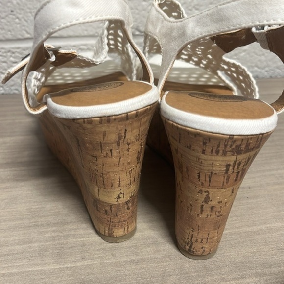 SO Taffy Crocheted white canvas sandal wedges size‎ 9 - Picture 3 of 6